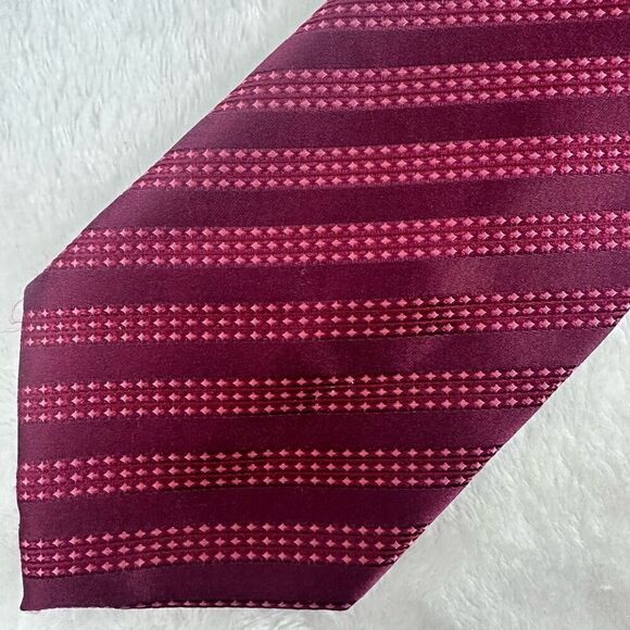 Sean John Men's Horizontal Dot Stripe Necktie Maroon Red Berry 100% Silk Tie - Picture 2 of 5